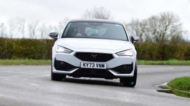 Cupra Leon - front cornering